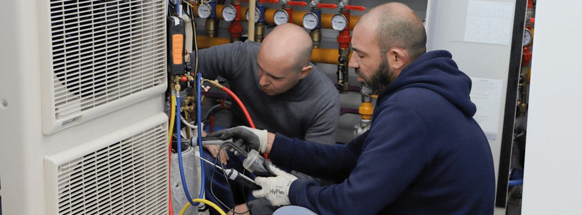 Renforcer ses aptitudes à manipuler les fluides frigorigènes sur une PAC Air/Eau Split HFC